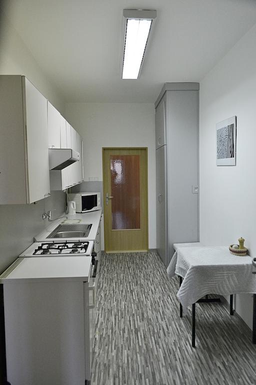 Apartmán Náměstí Hostinné Habitación foto